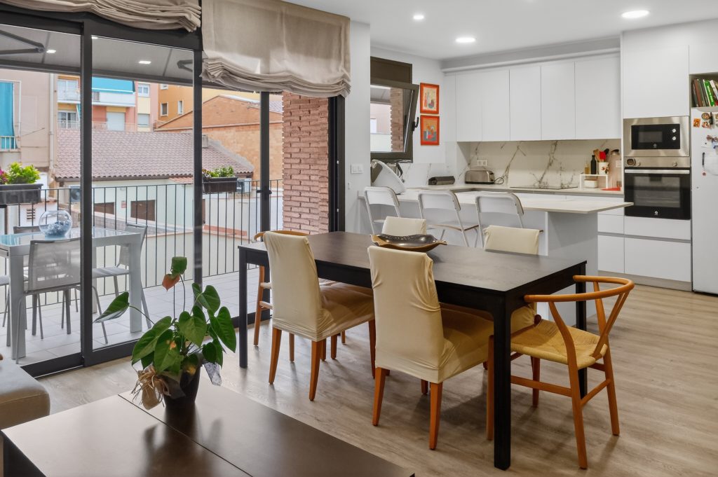 Cocina comedor, construcción nueva en Sant Feliu de llobregat